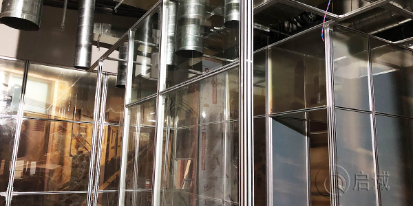 披萨餐厅铝型材隔断案例