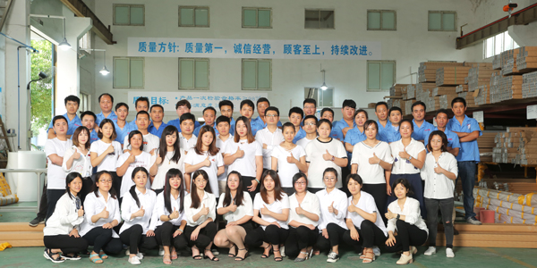 启域铝型材团队合影 启域铝型材团队合影