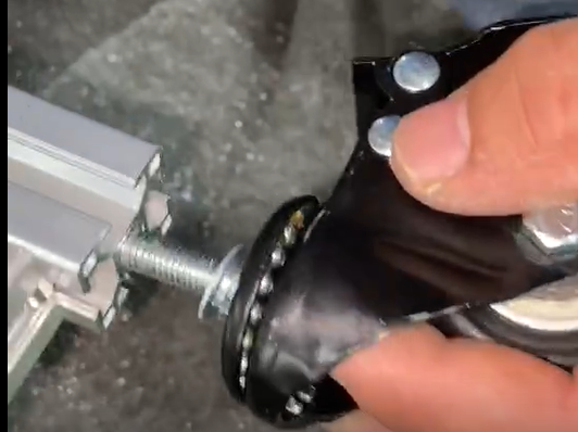 丝杆脚轮安装图 丝杆脚轮安装图