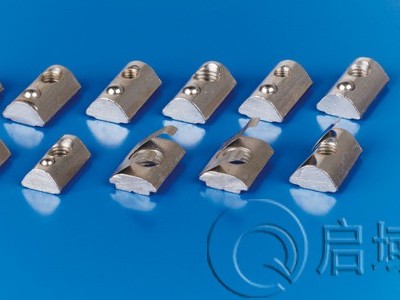 弹性螺母和滑块螺母安装方式有什么不同？