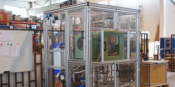 铝型材外罩上会安装门窗吗？