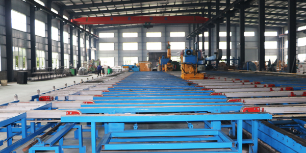 工业铝合金<i style='color:red'>型材挤压</i>加工时要注意哪些事项？