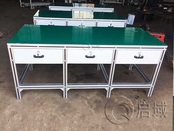 抽屉式工作桌