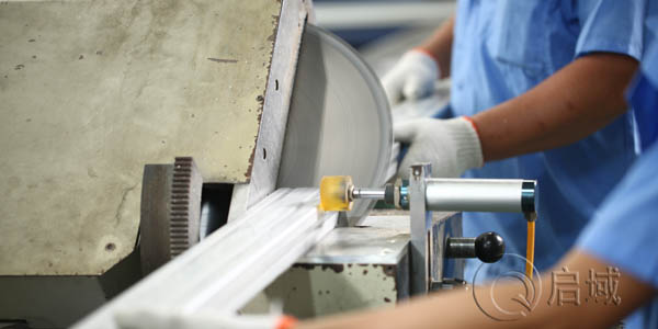 铝型材加工锯切