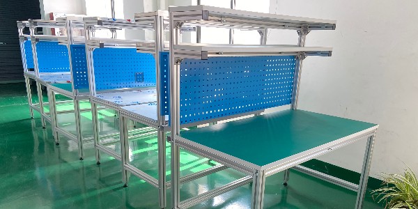 铝型材工作桌会用到哪些装饰配件？