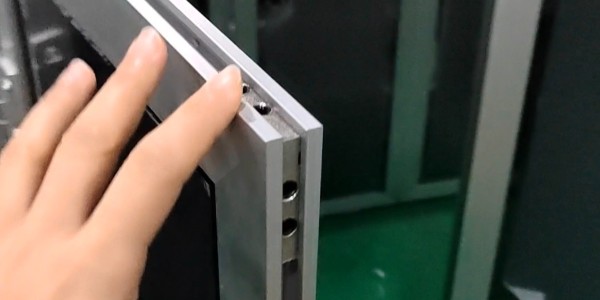 国标1530铝型材做框架门框如何实现连接？